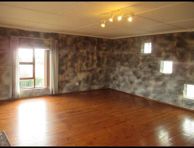 4 BEDROOM HOUSE FOR SALE IN DANA BAY